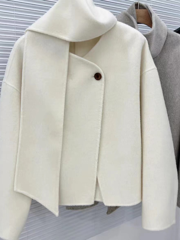 Women's short double-sided cashmere coat with scarf - Image 3