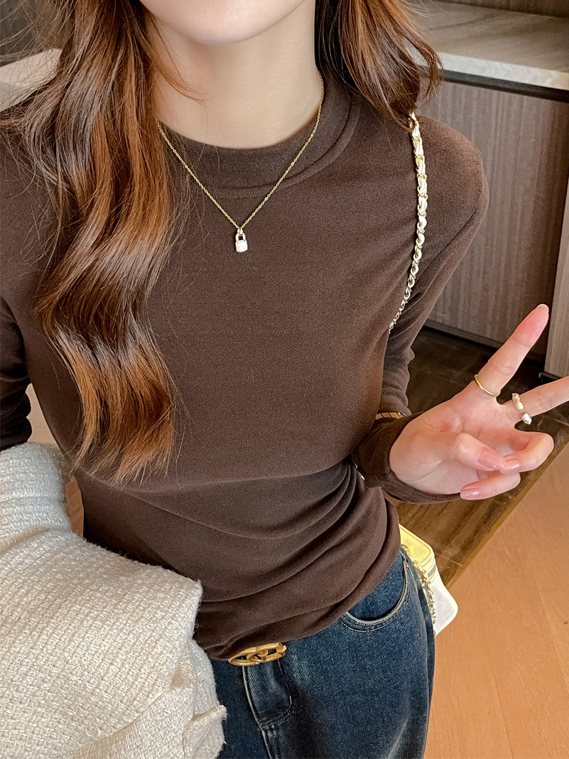 Women's long-sleeved base top with a fitted design - Image 3