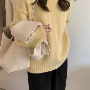 Women's Round Neck Pullover Sweater